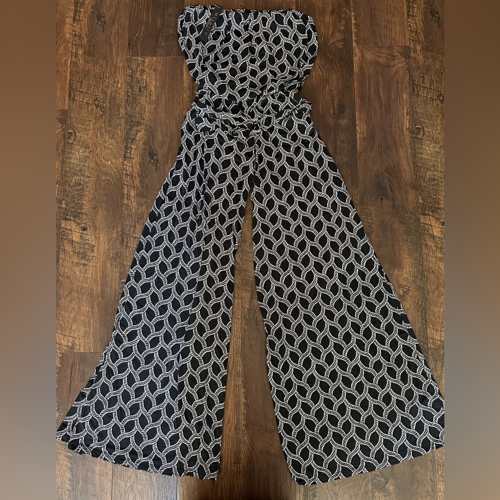 NWT Ariella Black and White Jumpsuit Size M